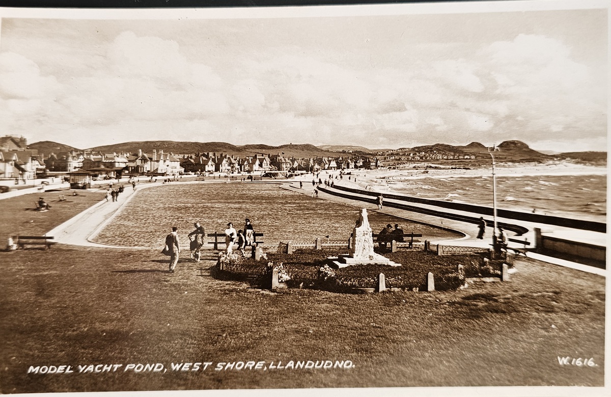 Model Yacht Lake W1616